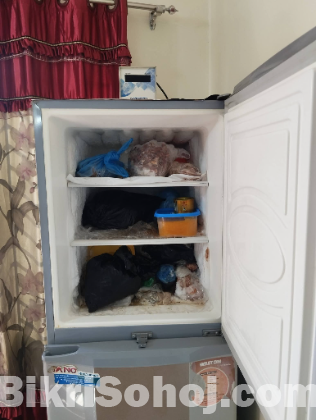 Walton fridge for sale with free establizer